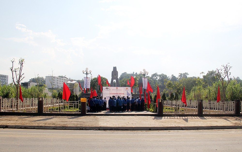 Khánh thành công trình thanh niên chào mừng 30 năm tái lập tỉnh ảnh 1