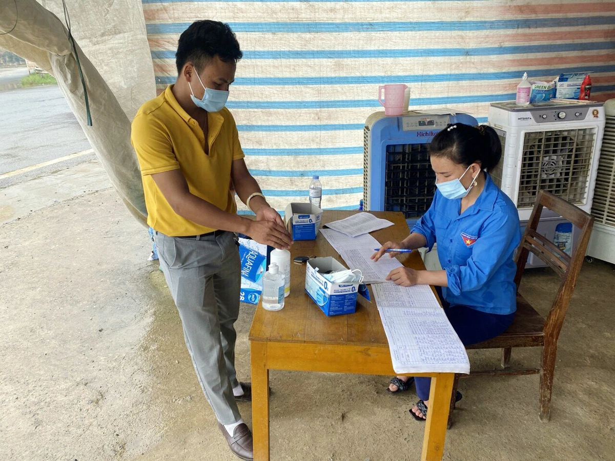 Nữ trưởng thôn “8X” tận tụy ảnh 1