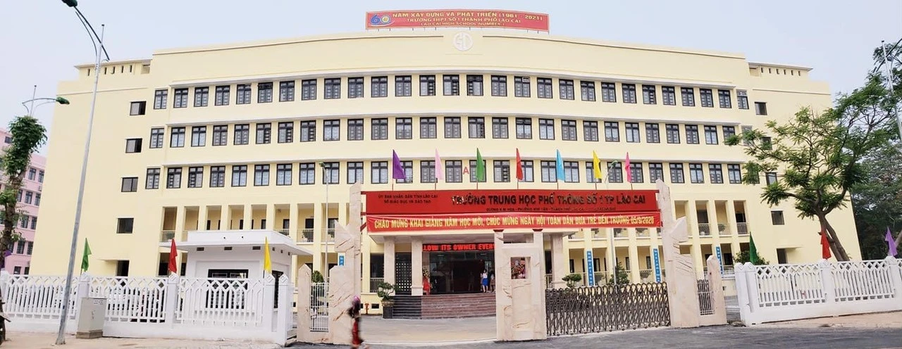 Trường THPT số 1 thành phố Lào Cai được xây dựng khang trang, hiện đại.