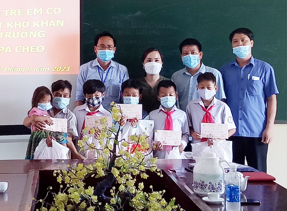 Các đơn vị, địa phương tổ chức hoạt động, tặng quà Tết Trung thu cho thiếu nhi ảnh 4 Các đơn vị, địa phương tổ chức hoạt động, tặng quà Tết Trung thu cho thiếu nhi ảnh 4