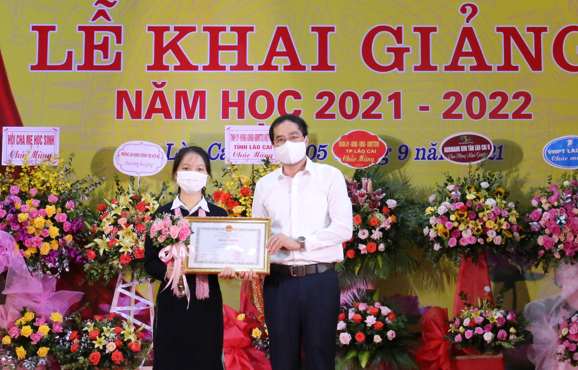 Lào Cai: Gần 228 nghìn học sinh dự Lễ khai giảng năm học mới ảnh 12