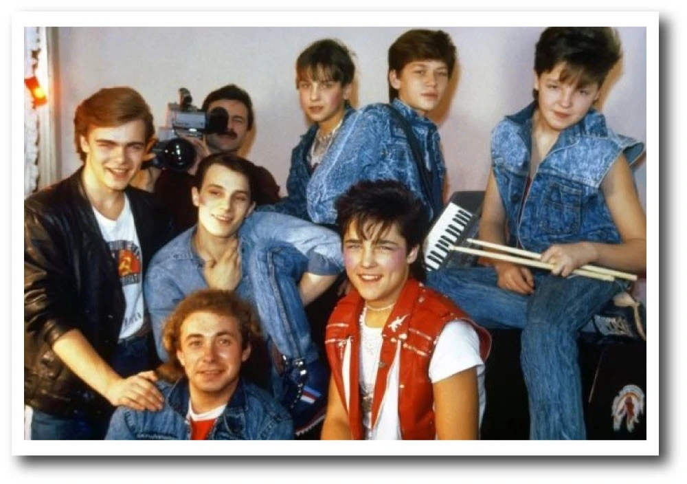  30 năm Liên Xô sụp đổ và bài học cho Việt Nam - Bài 4: Những vũ khí tư tưởng mang hàng triệu vi trùng ảnh 10