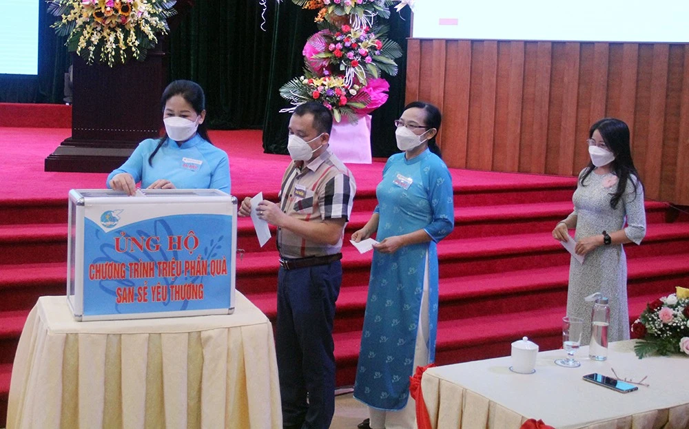 Phát động ủng hộ chương trình “Triệu phần quà san sẻ yêu thương” ảnh 1