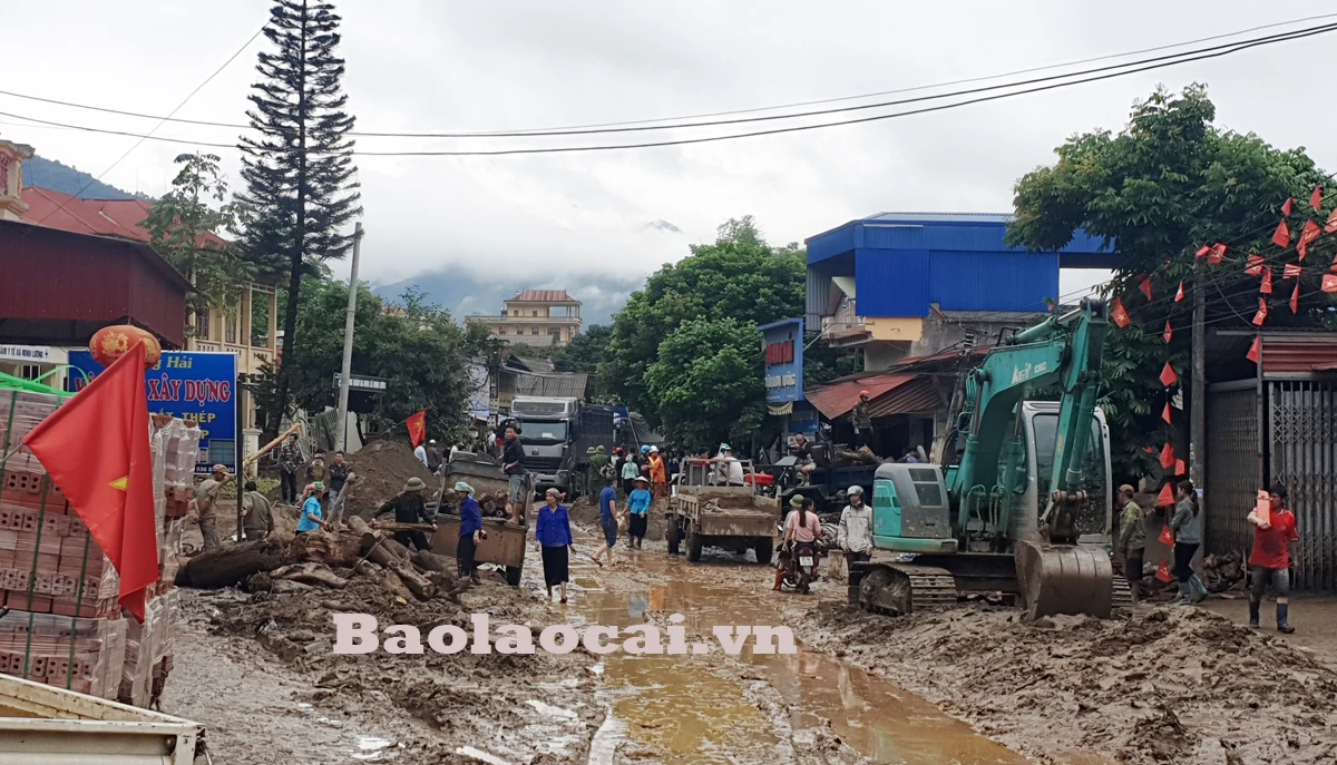 Trận lũ ống lịch sử từ thượng nguồn suối Nậm Liệp đổ về xã Minh Lương gây nhiều thiệt hại về người và tài sản. Thôn Minh Hạ 1, xã Minh Lương tan hoang sau trận lũ dữ. 25 nhà dân bị lũ tràn qua gây hư hỏng nhiều tài sản. Những cây gỗ lớn từ trên rừng bị lũ cuốn xuống phóng thẳng vào một hộ dân gây hư hỏng nhà cửa. Nhiều diện tích lúa xuân hè bị vùi lấp hoàn toàn. Lực lượng dân quân hỗ trợ người dân khắc phục hậu quả mưa lũ. Các địa phương lân cận vẫn tiếp tục điều động dân quân đến xã Minh Lương hỗ trợ nhân dân khắc phục hậu quả mưa lũ. Người dân Minh Lương vẫn chưa hết bàng hoàng sau trận lũ dữ.
