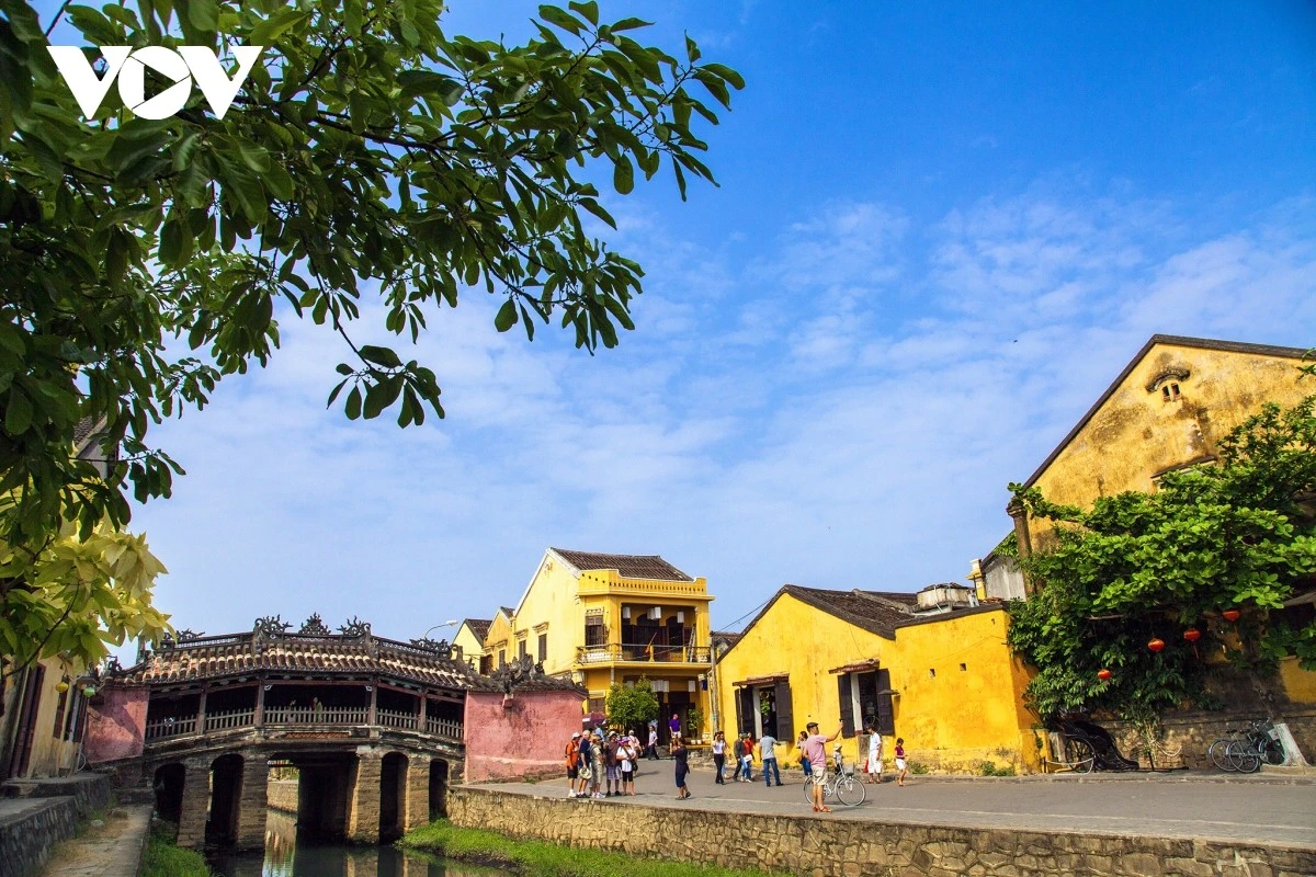 Hội An nằm trong top 15 thành phố tuyệt nhất châu Á. Hội An nằm trong top 15 thành phố tuyệt nhất châu Á.