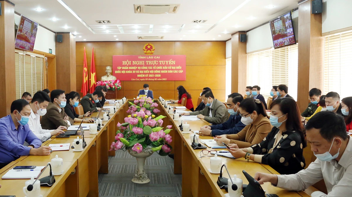 Quang cảnh hội nghị tại điểm cầu Lào Cai.