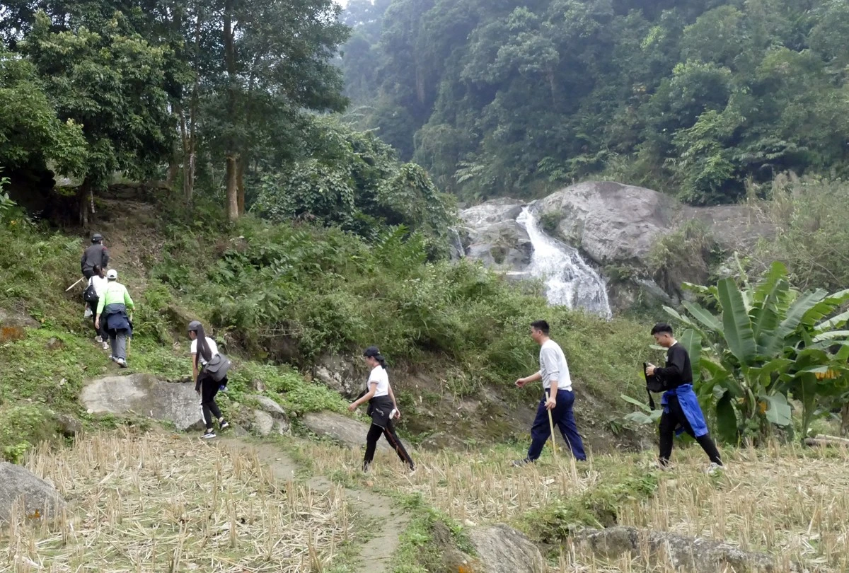 Thành phố Lào Cai tổ chức thành công Giải leo núi “Khám phá thác Nậm Rịa” Hợp Thành năm 2021 ảnh 4