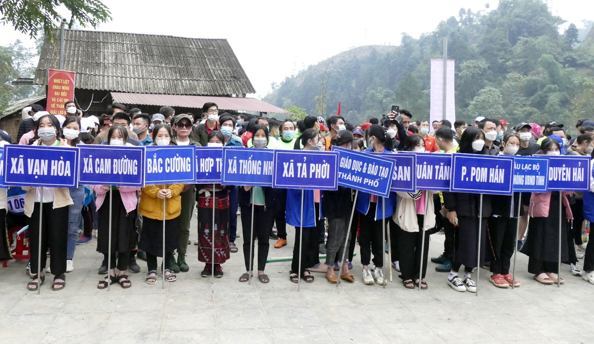 Thành phố Lào Cai tổ chức thành công Giải leo núi “Khám phá thác Nậm Rịa” Hợp Thành năm 2021 ảnh 2