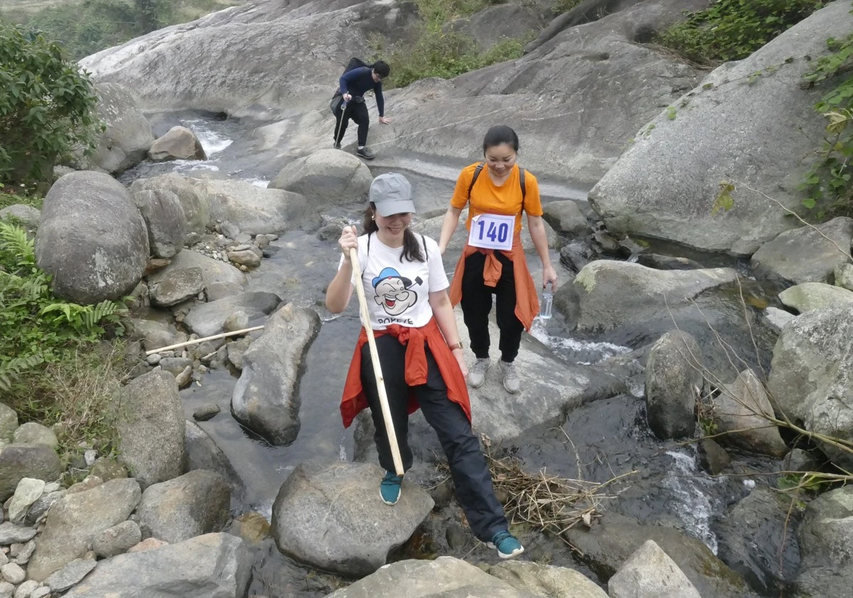 Thành phố Lào Cai tổ chức thành công Giải leo núi “Khám phá thác Nậm Rịa” Hợp Thành năm 2021 ảnh 3
