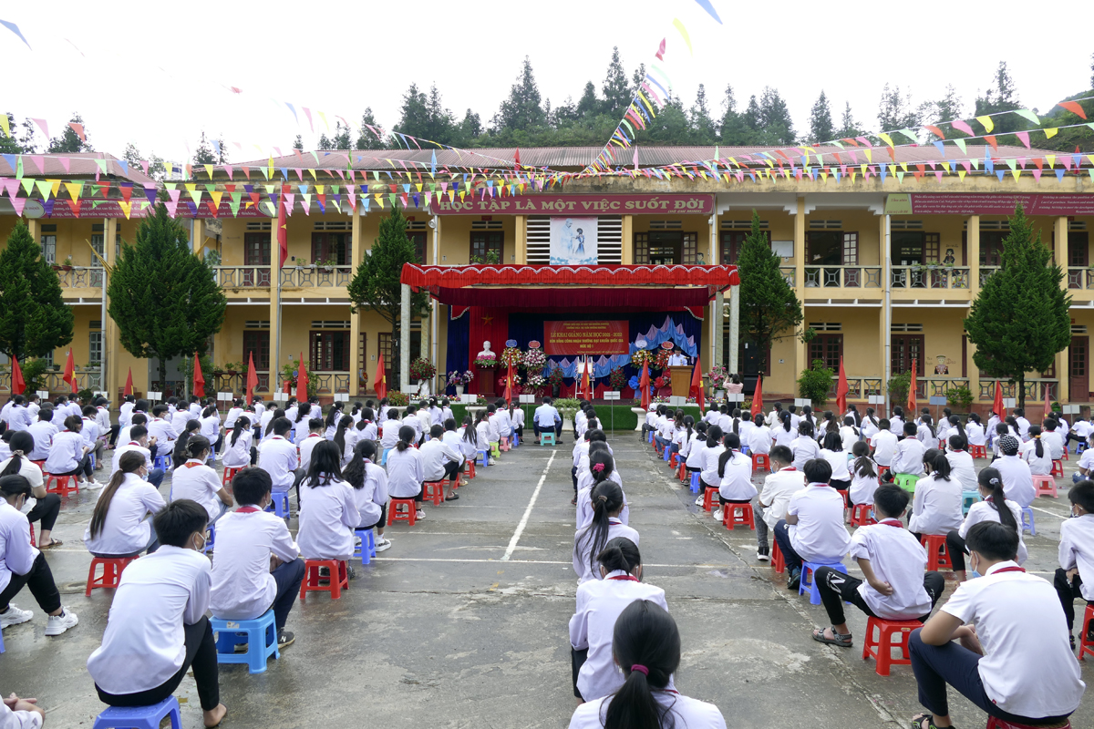 Lào Cai: Gần 228 nghìn học sinh dự Lễ khai giảng năm học mới ảnh 38 Lào Cai: Gần 228 nghìn học sinh dự Lễ khai giảng năm học mới ảnh 38