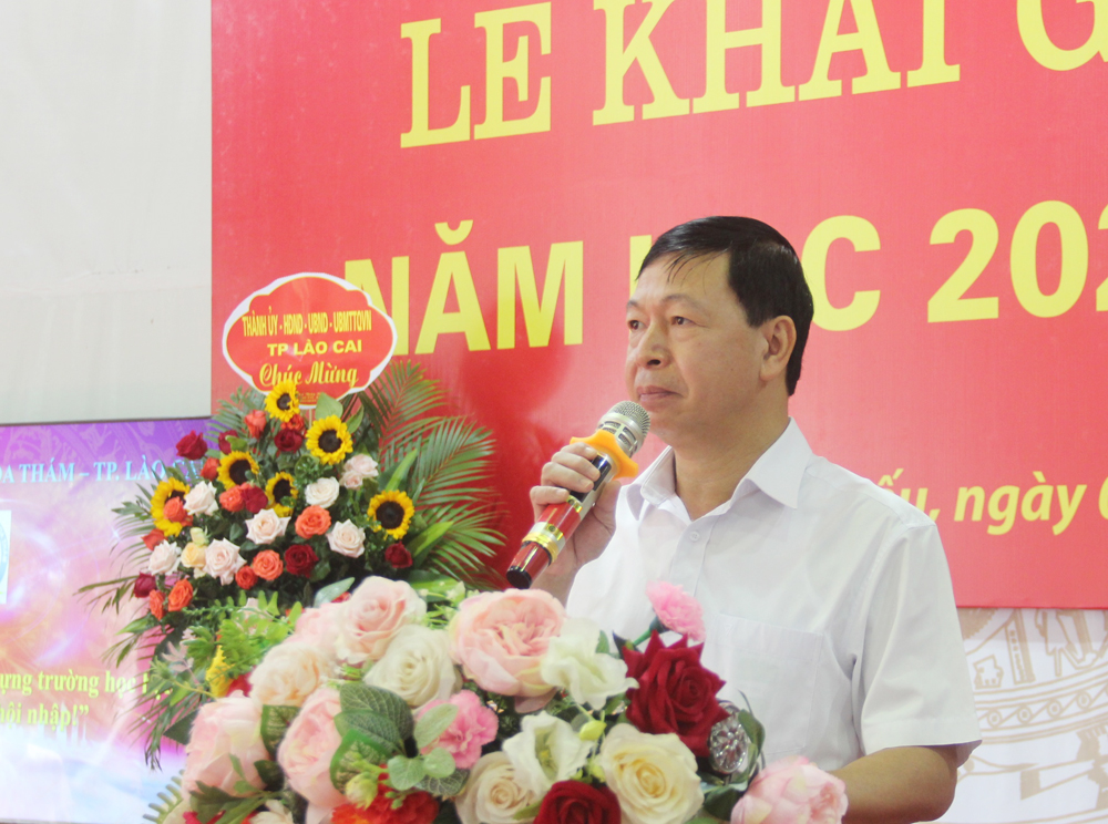 Bí thư Thành ủy Lào Cai Đỗ Trường Sơn phát biểu tại Lễ khai giảng. Bí thư Thành ủy Lào Cai Đỗ Trường Sơn phát biểu tại Lễ khai giảng.