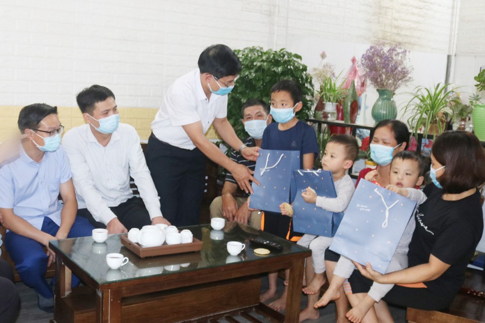 Các đơn vị, địa phương tổ chức hoạt động, tặng quà Tết Trung thu cho thiếu nhi ảnh 3 Các đơn vị, địa phương tổ chức hoạt động, tặng quà Tết Trung thu cho thiếu nhi ảnh 3