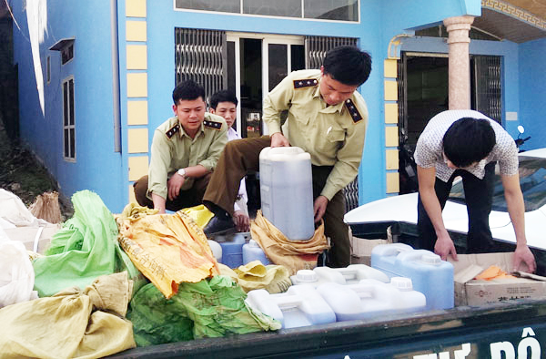 Tăng cường quản lý hoạt động buôn bán, sử dụng thuốc bảo vệ thực vật ảnh 1 Tăng cường quản lý hoạt động buôn bán, sử dụng thuốc bảo vệ thực vật ảnh 1