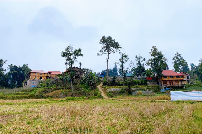 Diện mạo nông thôn mới Na Lo ngày càng khởi sắc nhờ phát triển du lịch cộng đồng.