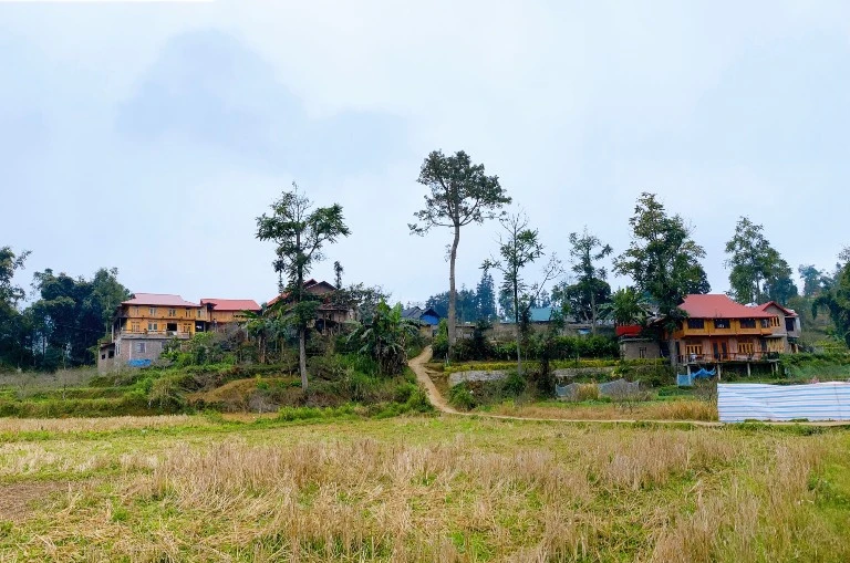 Diện mạo nông thôn mới Na Lo ngày càng khởi sắc nhờ phát triển du lịch cộng đồng.