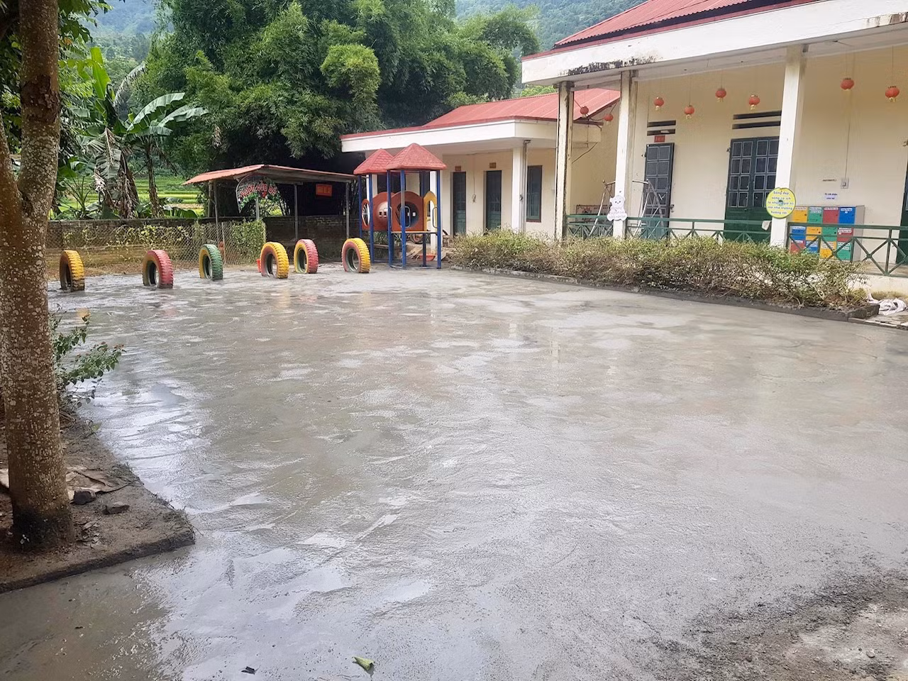 Công trình được hoàn thành, tạo điều kiện thuận lợi cho công tác dạy và học của điểm trường.
