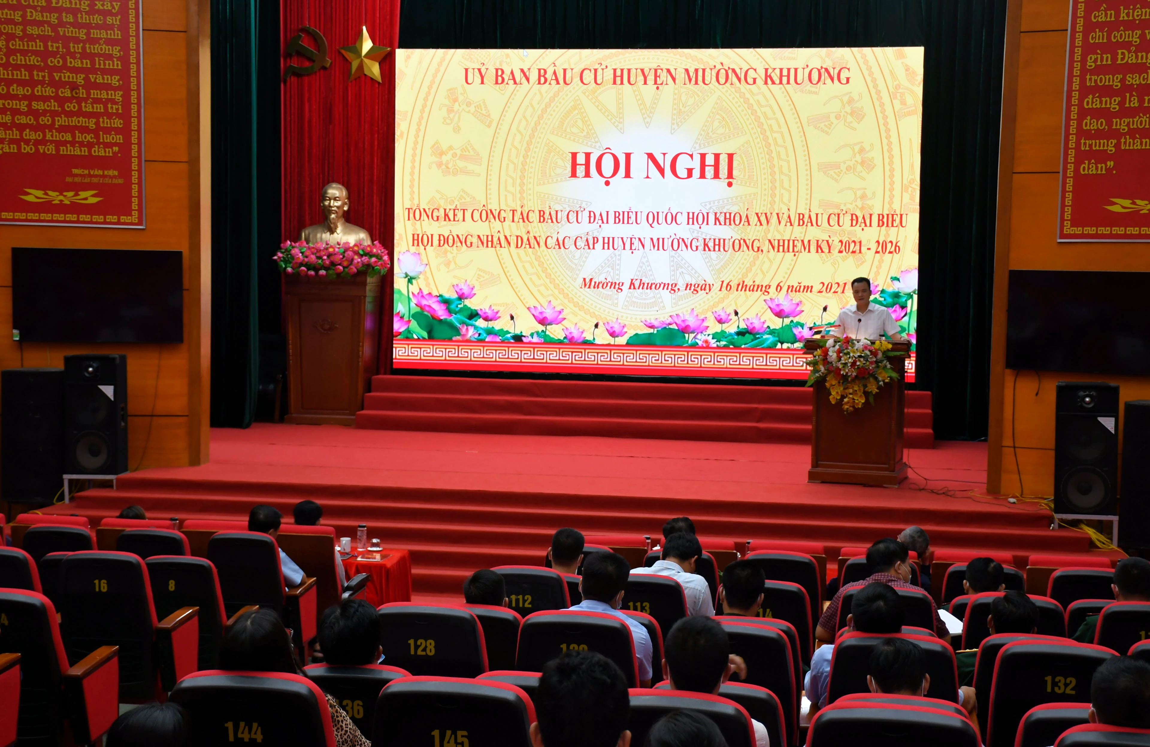 Quang cảnh hội nghị.