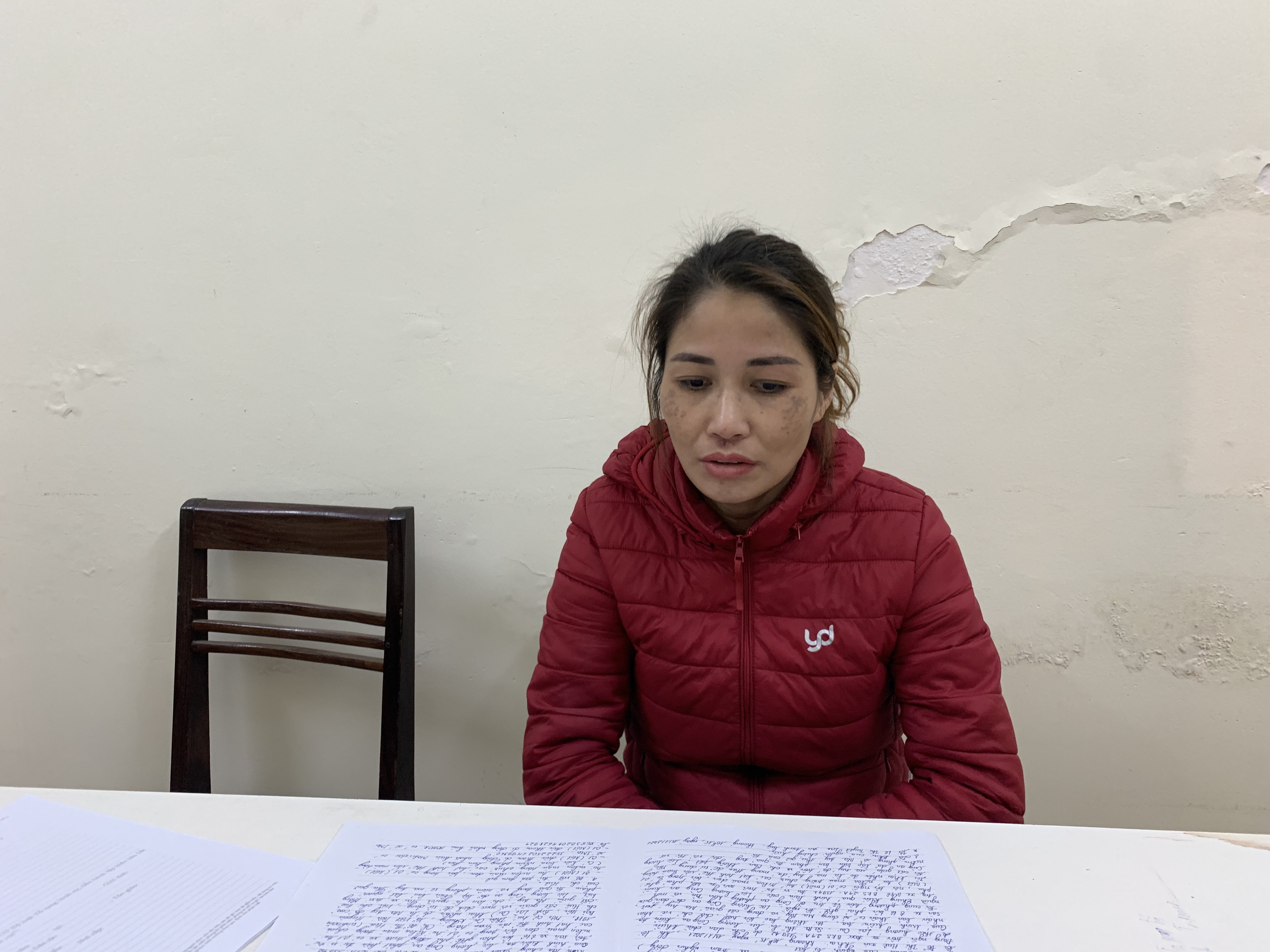 Bắt giữ nữ quái giấu ma túy đá dưới gầm ghế taxi ảnh 1 Bắt giữ nữ quái giấu ma túy đá dưới gầm ghế taxi ảnh 1