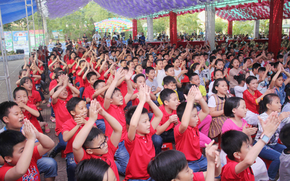 Quan tâm, hỗ trợ trẻ em là con của các lực lượng đang ở tuyến đầu chống dịch ảnh 1 Quan tâm, hỗ trợ trẻ em là con của các lực lượng đang ở tuyến đầu chống dịch ảnh 1