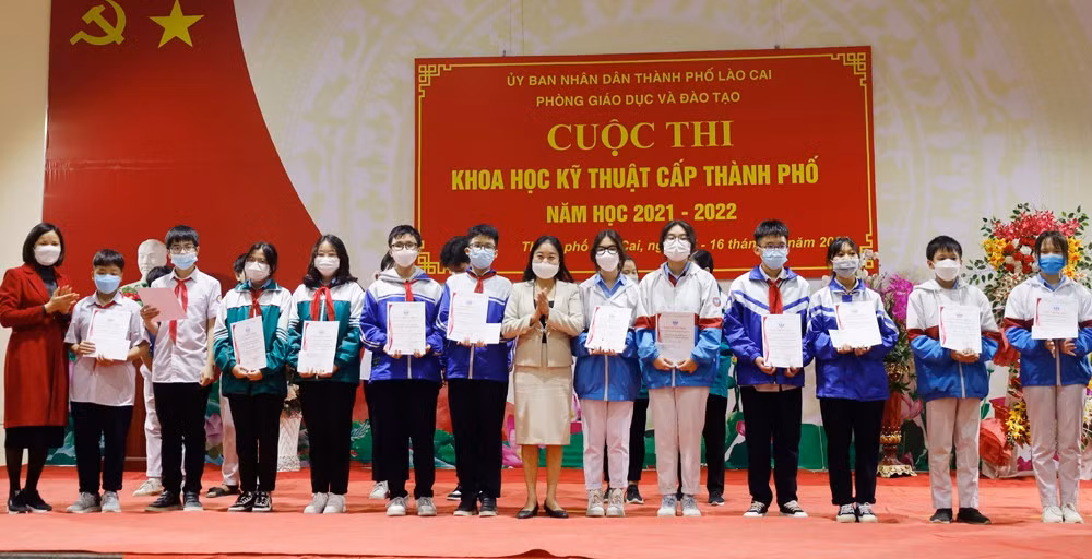 Thành phố Lào Cai: 57 dự án tham gia Cuộc thi Khoa học kỹ thuật năm học 2021 - 2022 ảnh 5