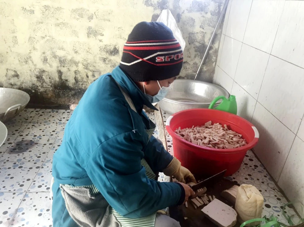 Học sinh Trường THPT số 3 Mường Khương vượt khó học tập trong khu vực cách ly ảnh 6