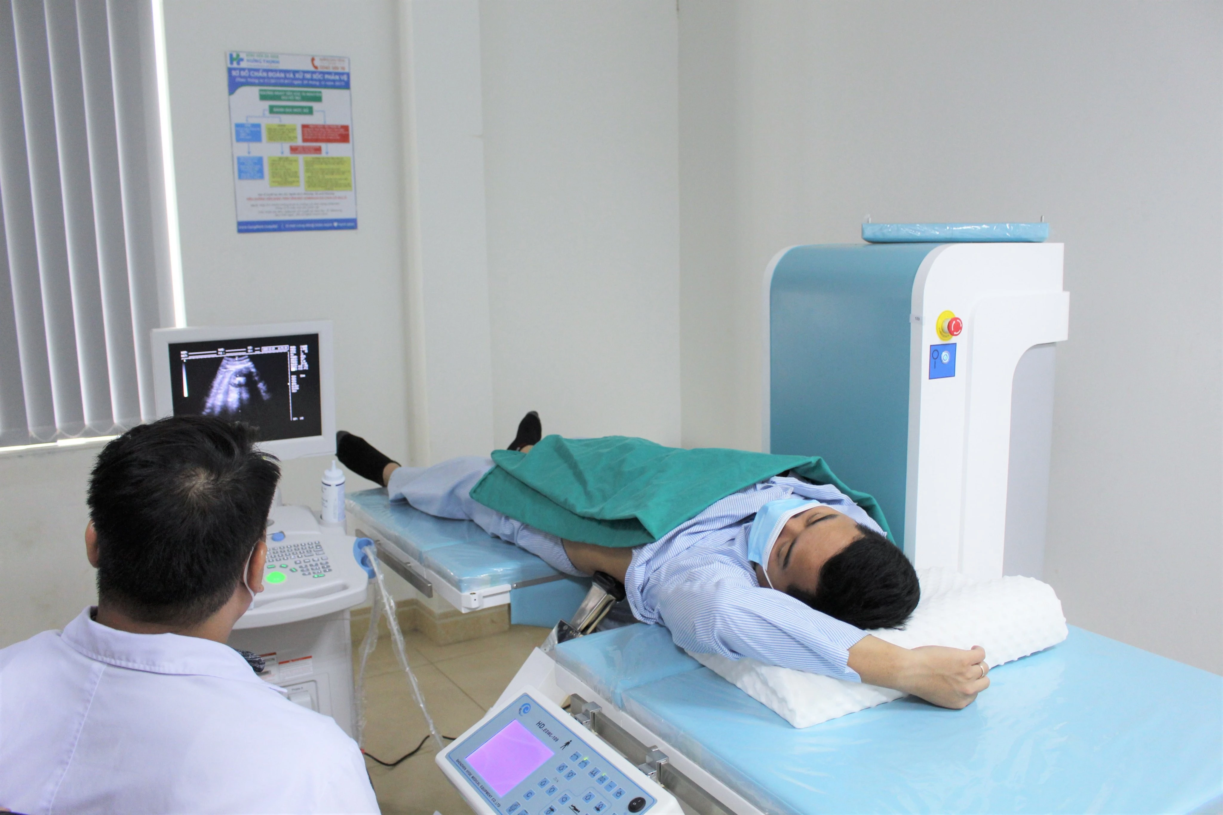 Bệnh viện Đa khoa Hưng Thịnh: Triển khai kỹ thuật tán sỏi ngoài cơ thể bằng sóng xung kích ảnh 1 Bệnh viện Đa khoa Hưng Thịnh: Triển khai kỹ thuật tán sỏi ngoài cơ thể bằng sóng xung kích ảnh 1