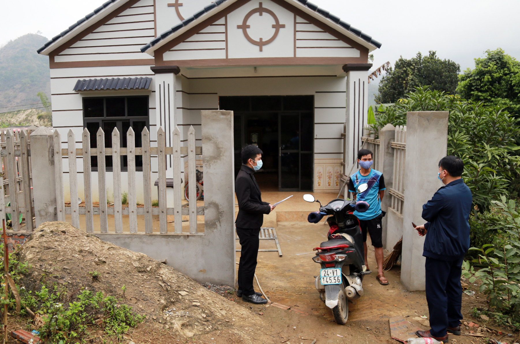 Gia đình anh Hà N.L thực hiện nghiêm túc việc tự cách ly tại nhà.