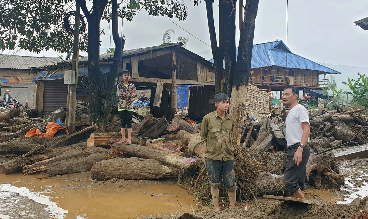 Lũ ống làm hư hỏng 25 nhà dân thôn Minh Hạ 1, xã Minh Lương, huyện Văn Bàn.