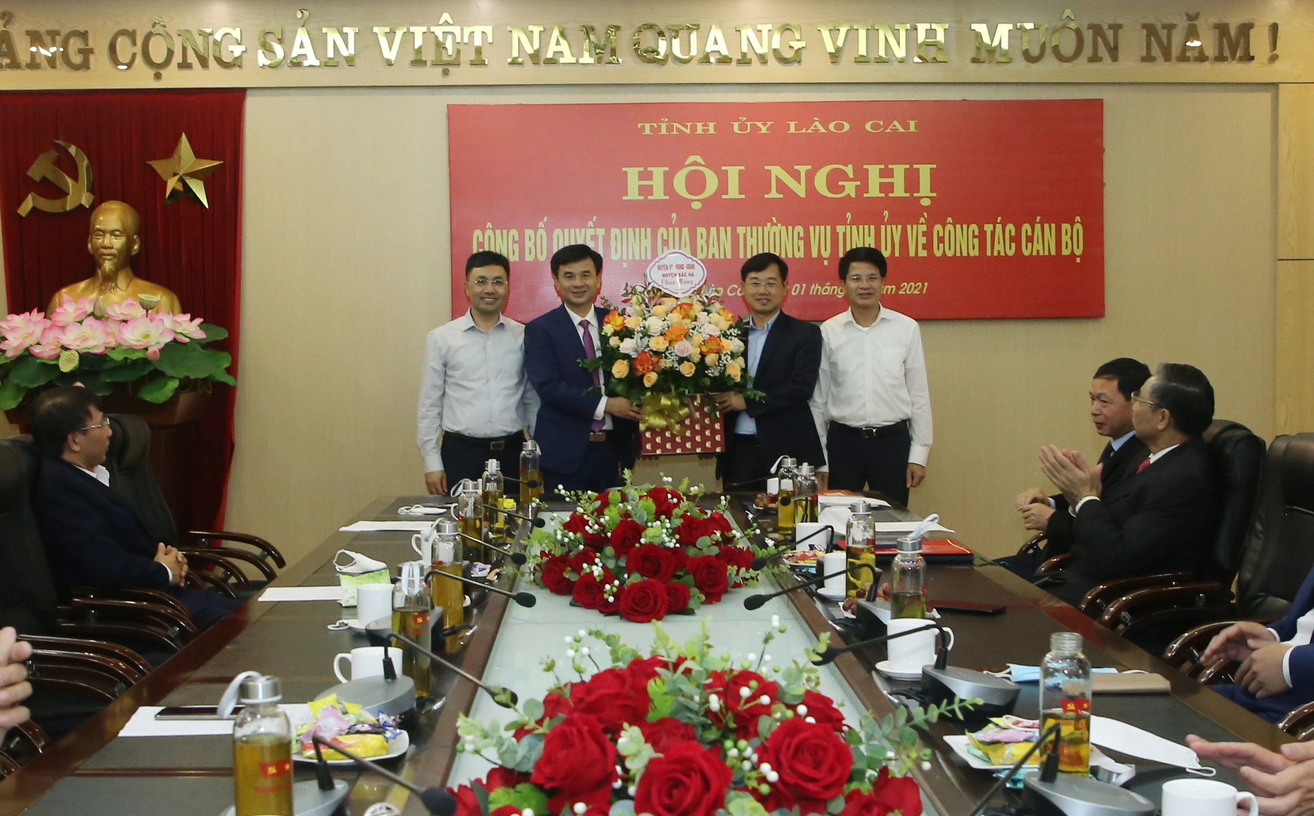 Đồng chí Đoàn Ngọc Tuyến được điều động giữ chức Phó Bí thư Thành ủy Lào Cai ảnh 6