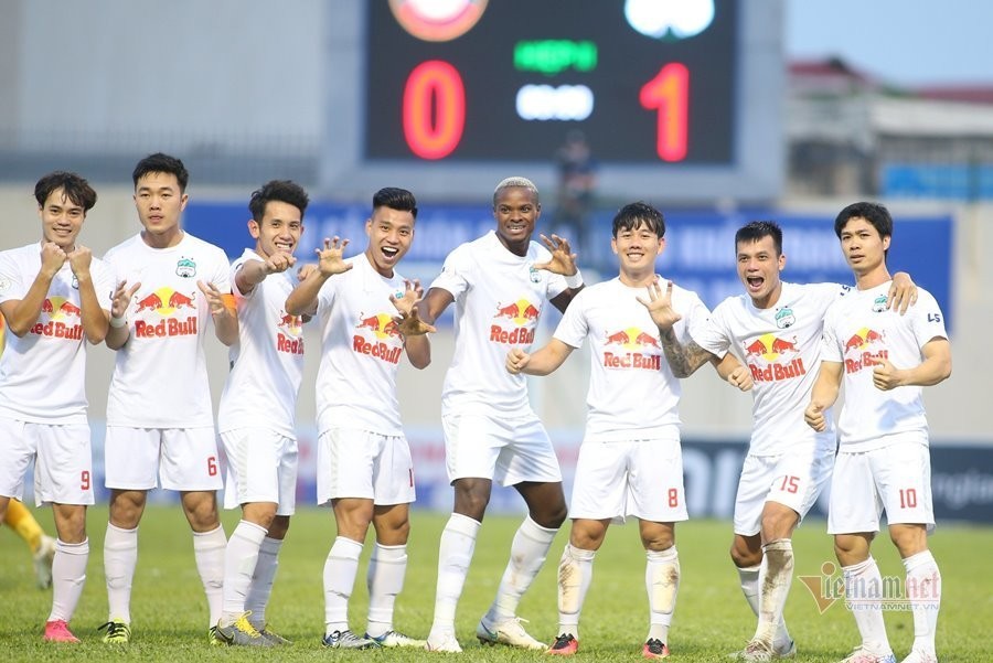 V-League 2021 hủy kết quả: Bầu Đức và HAGL chưa thể... lên đời ảnh 1 V-League 2021 hủy kết quả: Bầu Đức và HAGL chưa thể... lên đời