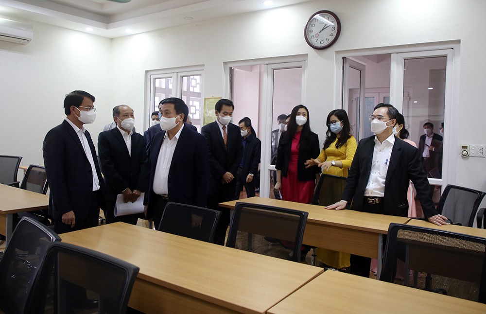 Đồng chí Nguyễn Xuân Thắng, Ủy viên Bộ Chính trị, Giám đốc Học viện Chính trị Quốc gia Hồ Chí Minh, Chủ tịch Hội đồng Lý luận Trung ương làm việc với Tỉnh ủy Lào Cai ảnh 9