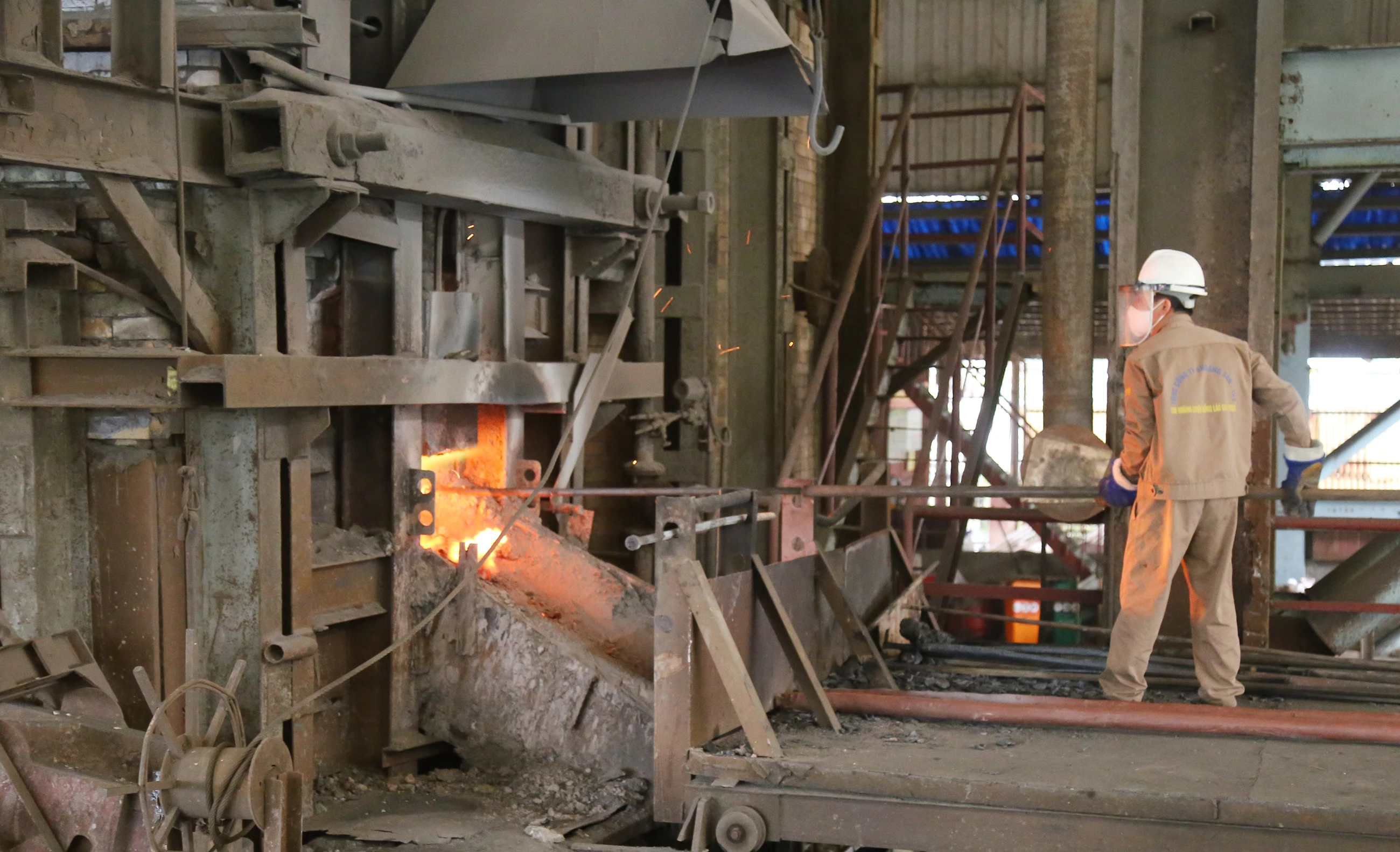 Nhiều doanh nghiệp sản xuất công nghiệp không nghỉ tết ảnh 3