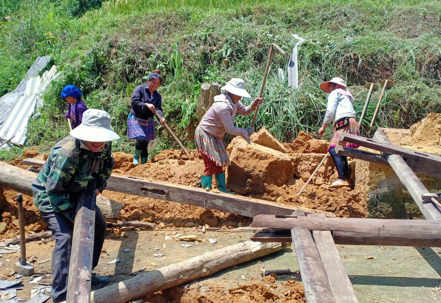 Khởi công xây dựng nhà “Mái ấm tình thương” cho hội viên phụ nữ xã Hoàng Thu Phố ảnh 2