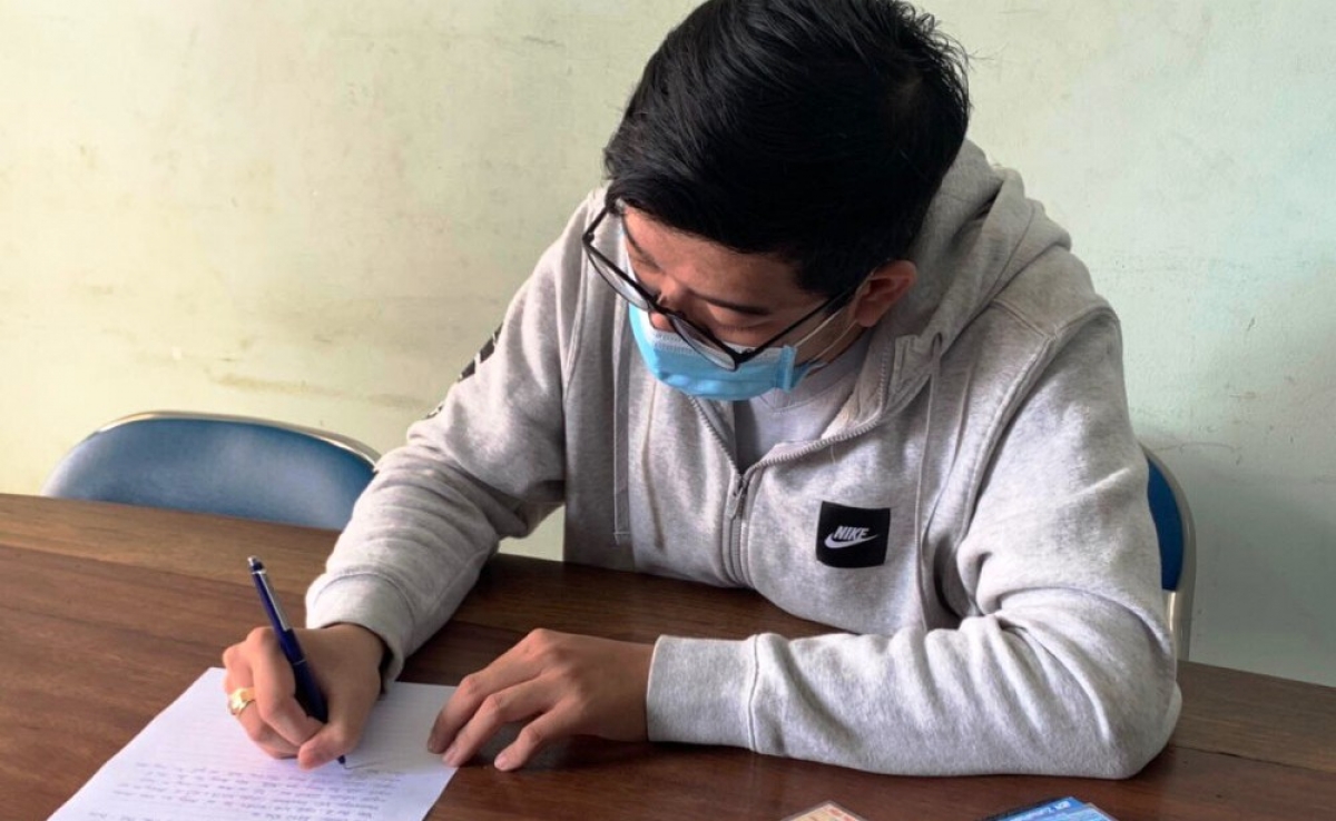 D. bị công an mời lên làm việc vì đưa tin sai sự thật