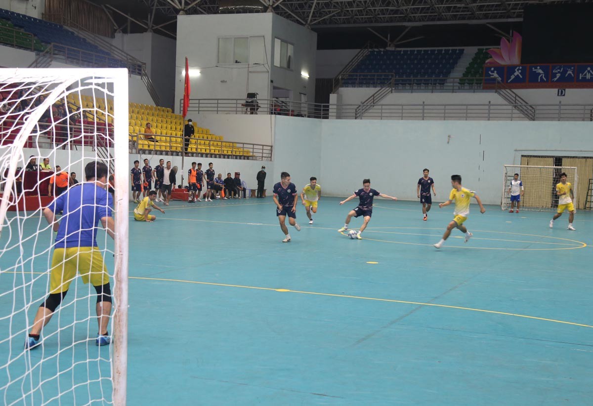 10 đội bóng tham dự Giải Vô địch Futsal tỉnh Lào Cai mở rộng năm 2021 ảnh 4