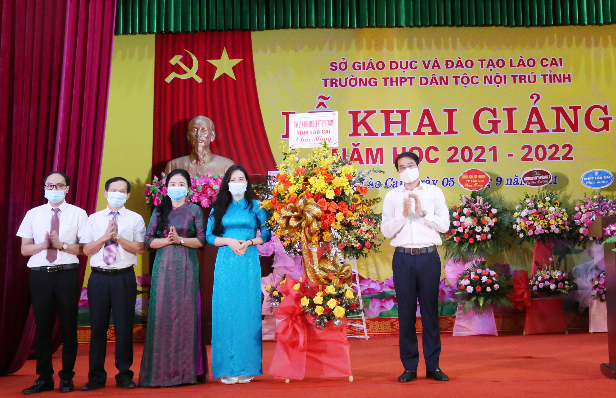 Lào Cai: Gần 228 nghìn học sinh dự Lễ khai giảng năm học mới ảnh 10