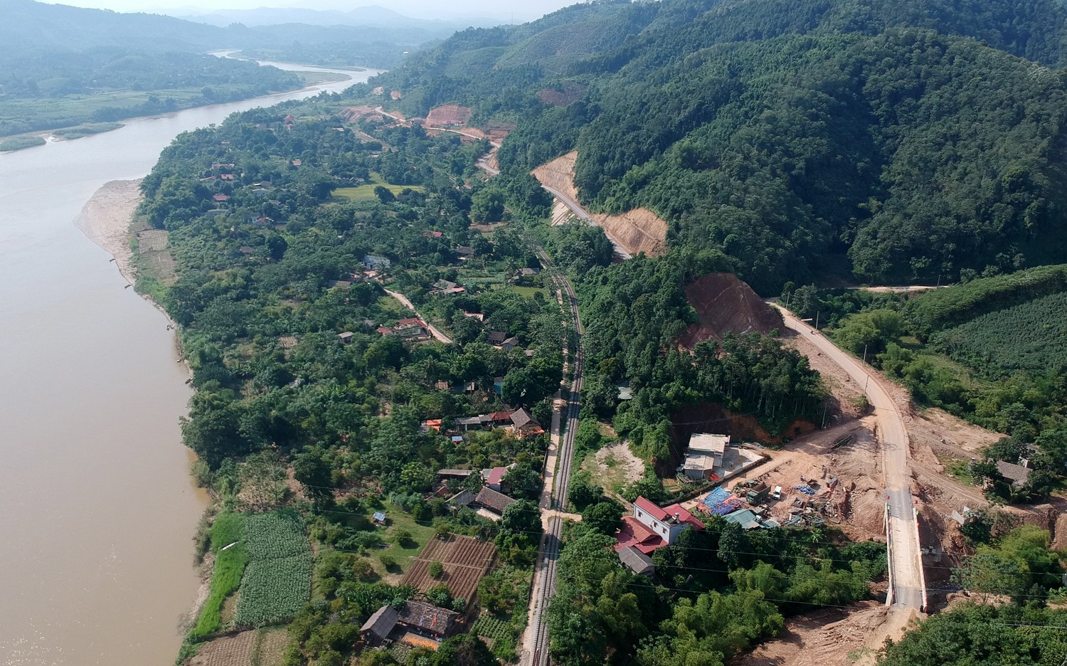 Giải ngân vốn đầu tư nguồn vay nước ngoài đạt 25,1% ảnh 1