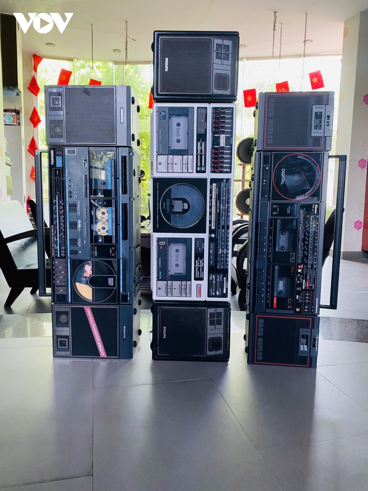 Người đam mê sưu tập đài, cassette cổ - lưu giữ hoài niệm xưa ảnh 2 Người đam mê sưu tập đài, cassette cổ - lưu giữ hoài niệm xưa ảnh 2