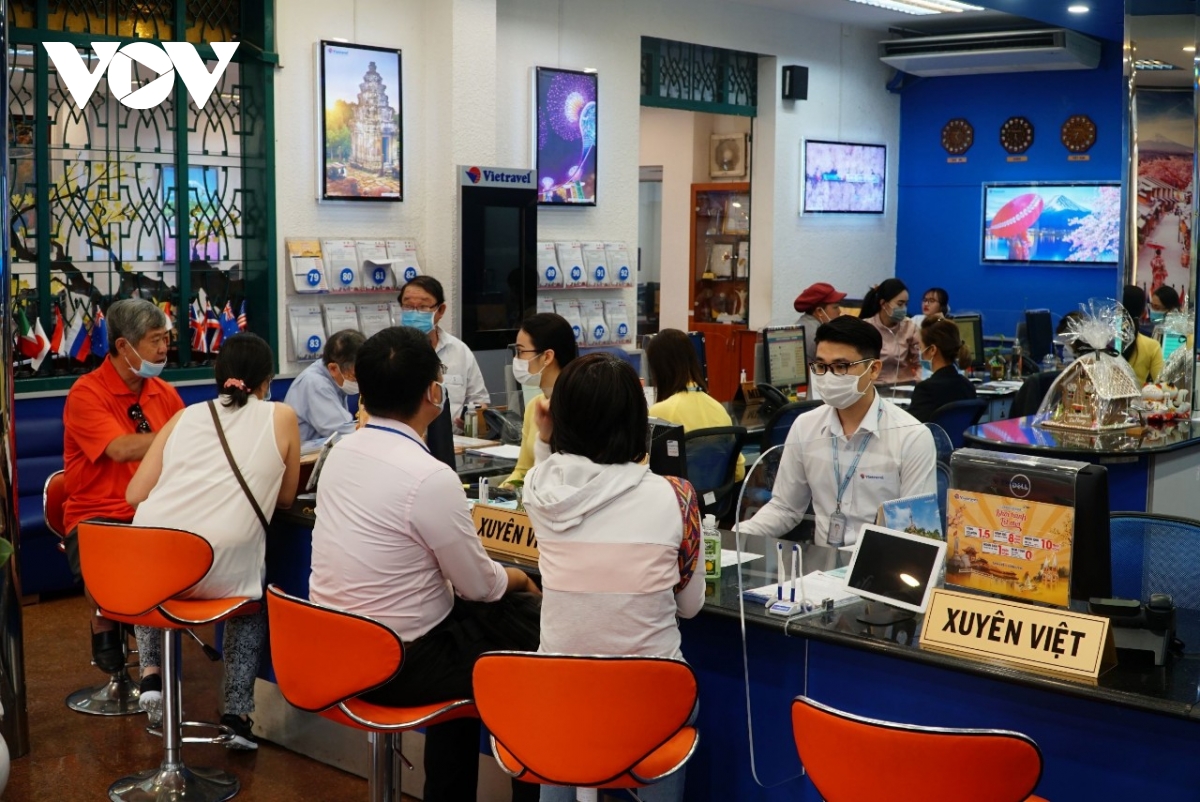 Các công ty du lịch lữ hành sẵn sàng hỗ trợ du khách hoãn, hủy, chuyển đổi tour tuyến bị ảnh hưởng do dịch. Các công ty du lịch lữ hành sẵn sàng hỗ trợ du khách hoãn, hủy, chuyển đổi tour tuyến bị ảnh hưởng do dịch.