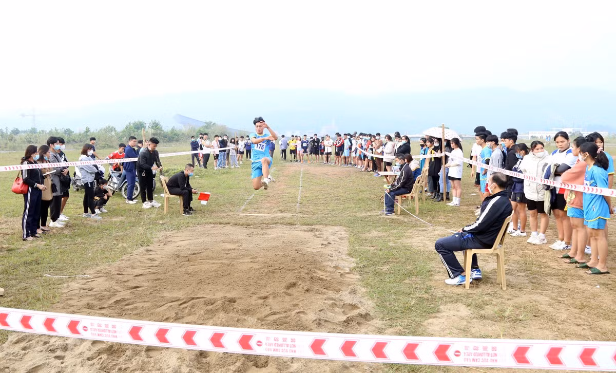 Bế mạc Giải Điền kinh học sinh khối THPT, THCS tỉnh Lào Cai năm 2021 ảnh 2