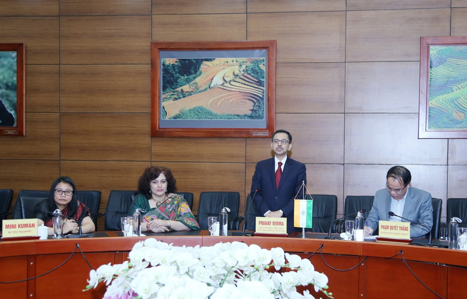 Đại sứ quán Ấn Độ tại Việt Nam mong muốn được phối hợp tổ chức Ngày quốc tế Yoga trên đỉnh Fansipan ảnh 3