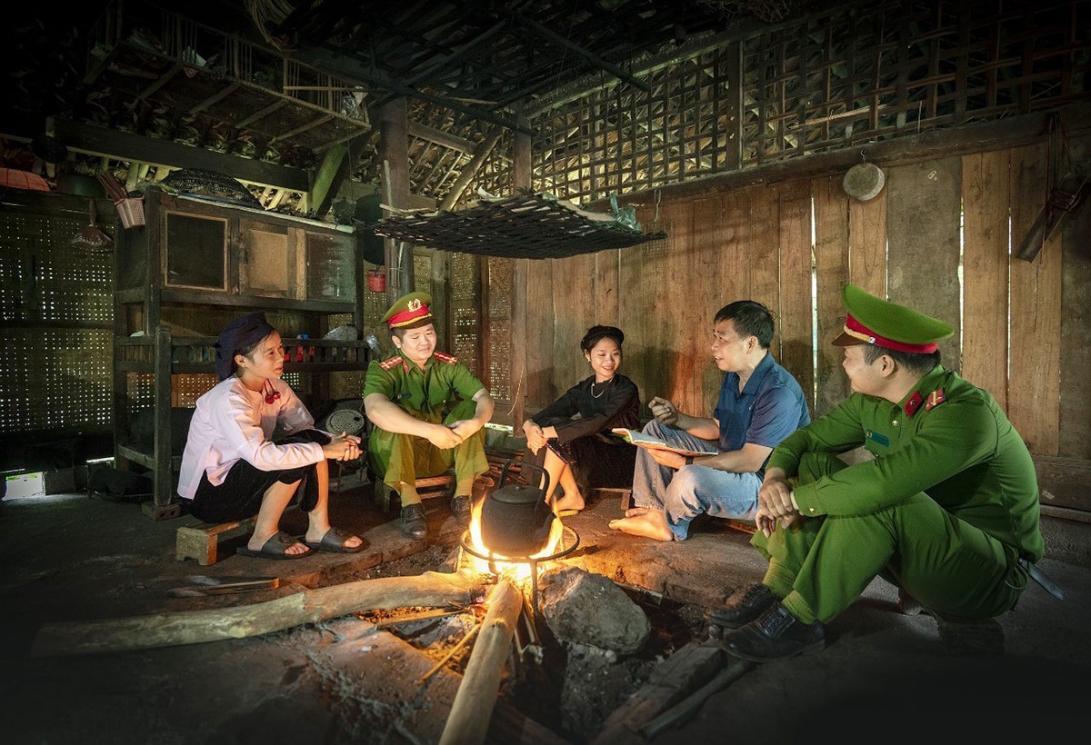 Vững bước dưới cờ Đảng ảnh 7 Vững bước dưới cờ Đảng ảnh 7