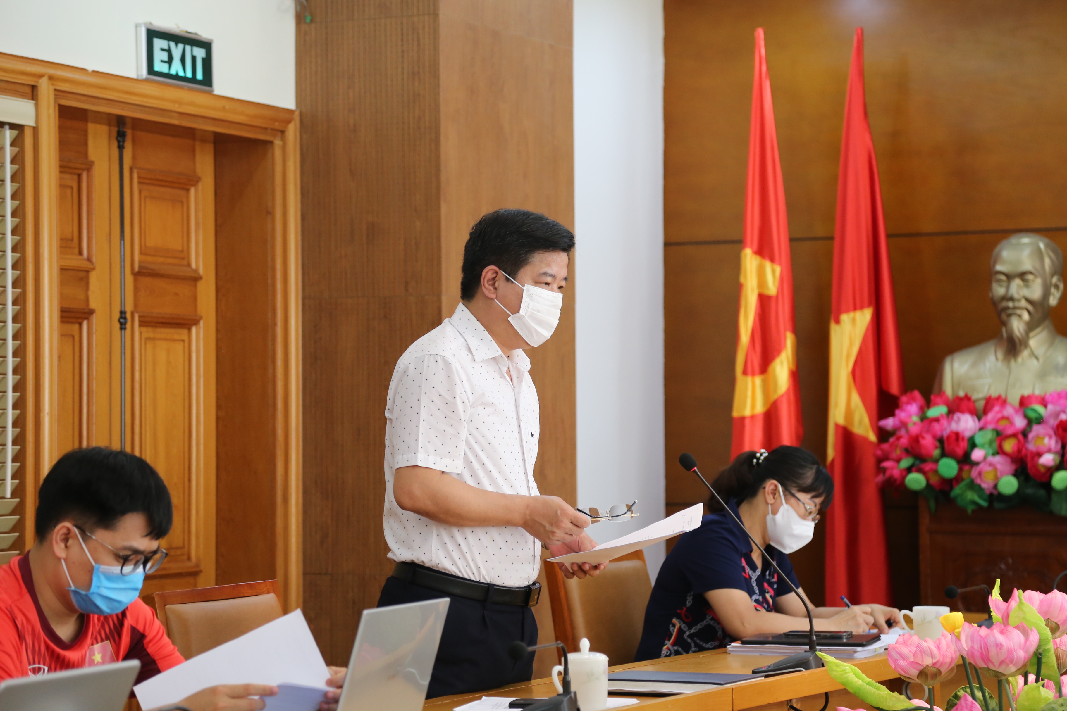 Khẩn trương điều tra, truy vết các trường hợp liên quan đến ca nghi nhiễm Covid-19 ảnh 2