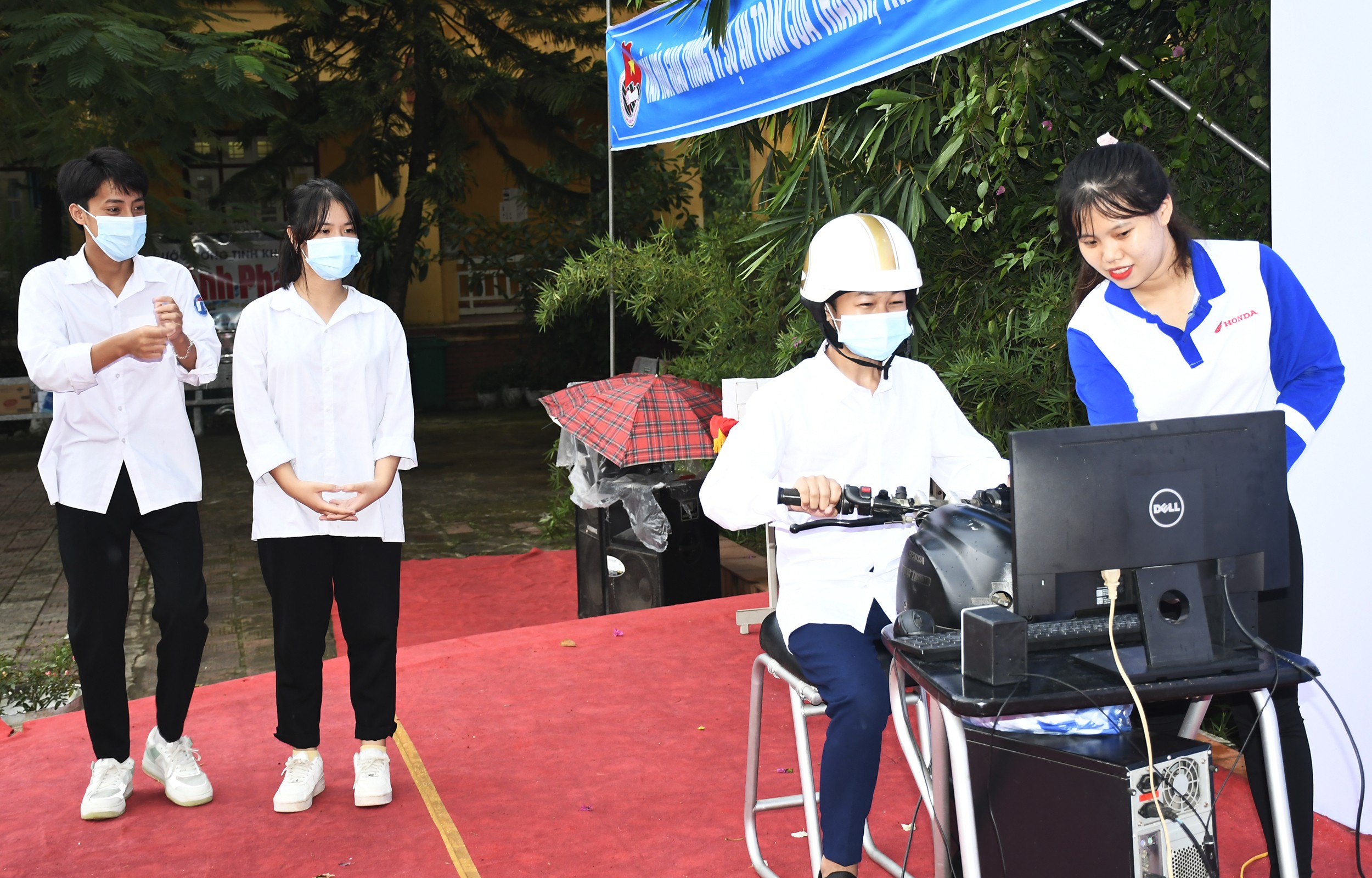 Sôi nổi Ngày hội thanh niên với văn hóa giao thông ảnh 4 Sôi nổi Ngày hội thanh niên với văn hóa giao thông ảnh 4