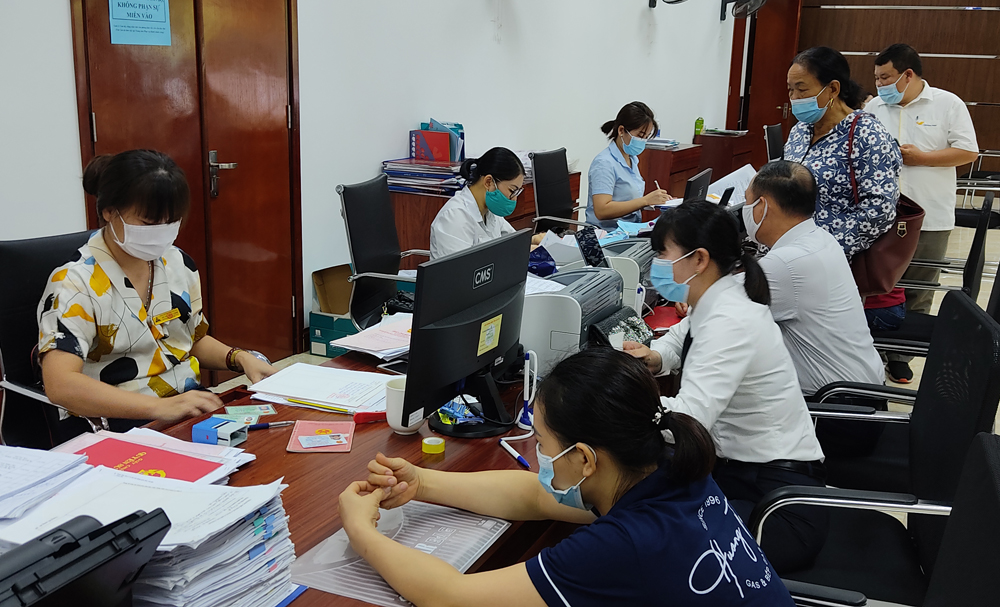 Hoạt động ở Trung tâm Phục vụ hành chính công của tỉnh. Hoạt động ở Trung tâm Phục vụ hành chính công của tỉnh.