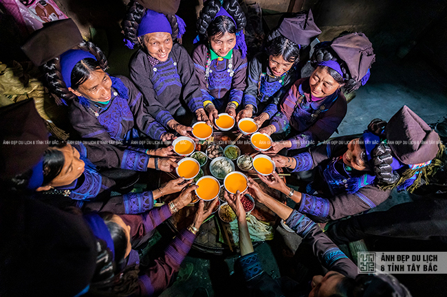 Các nghệ sỹ Lào Cai tham&nbsp;gia triển lãm ảnh nghệ thuật du lịch Tây Bắc&nbsp; ảnh 11