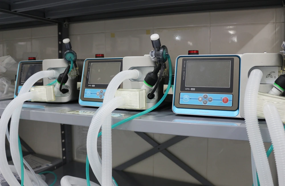 Lào Cai tiếp nhận máy thở, máy Real-time RT- PCR hỗ trợ phòng, chống dịch Covid-19 ảnh 1 Lào Cai tiếp nhận máy thở, máy Real-time RT- PCR hỗ trợ phòng, chống dịch Covid-19 ảnh 1