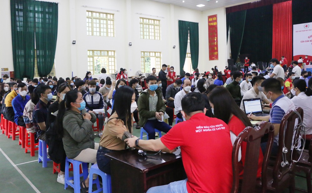 Tiếp nhận 464 đơn vị máu tại chương trình “Giọt máu nghĩa tình” ảnh 1
