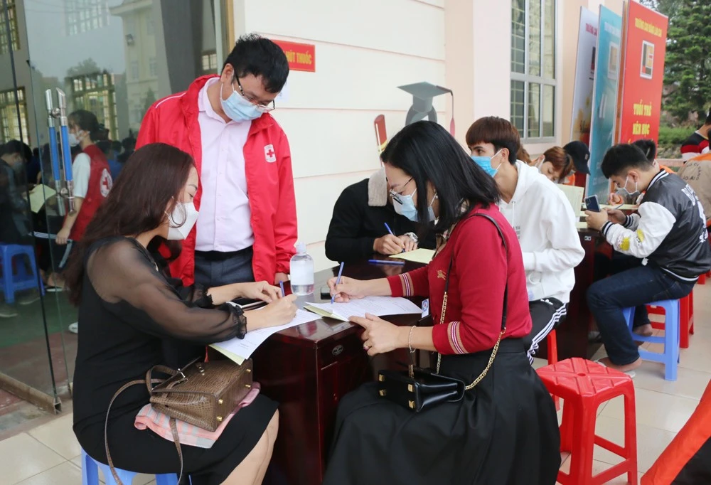 Tiếp nhận 464 đơn vị máu tại chương trình “Giọt máu nghĩa tình” ảnh 3