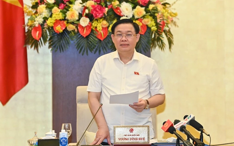 Chủ tịch Quốc hội Vương Đình Huệ phát biểu bế mạc phiên họp. (Ảnh: Duy Linh)